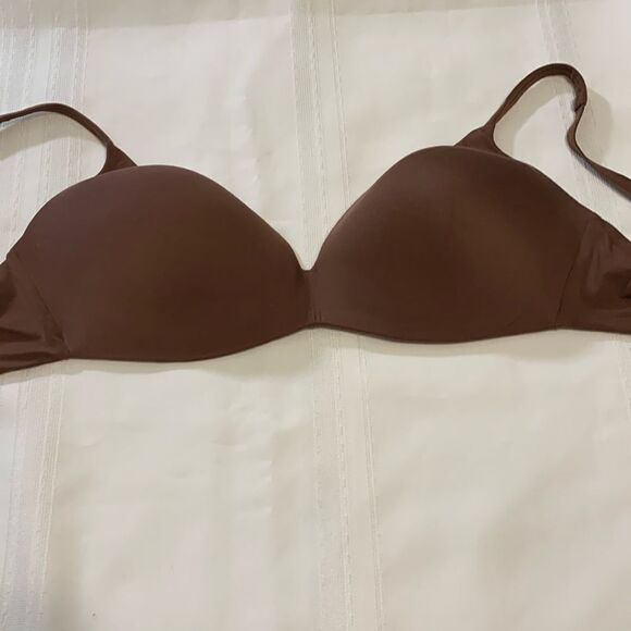 Victoria's Secret Size 38 D "Body by Victoria Ipex brown lightly padded bra - Picture 3 of 8